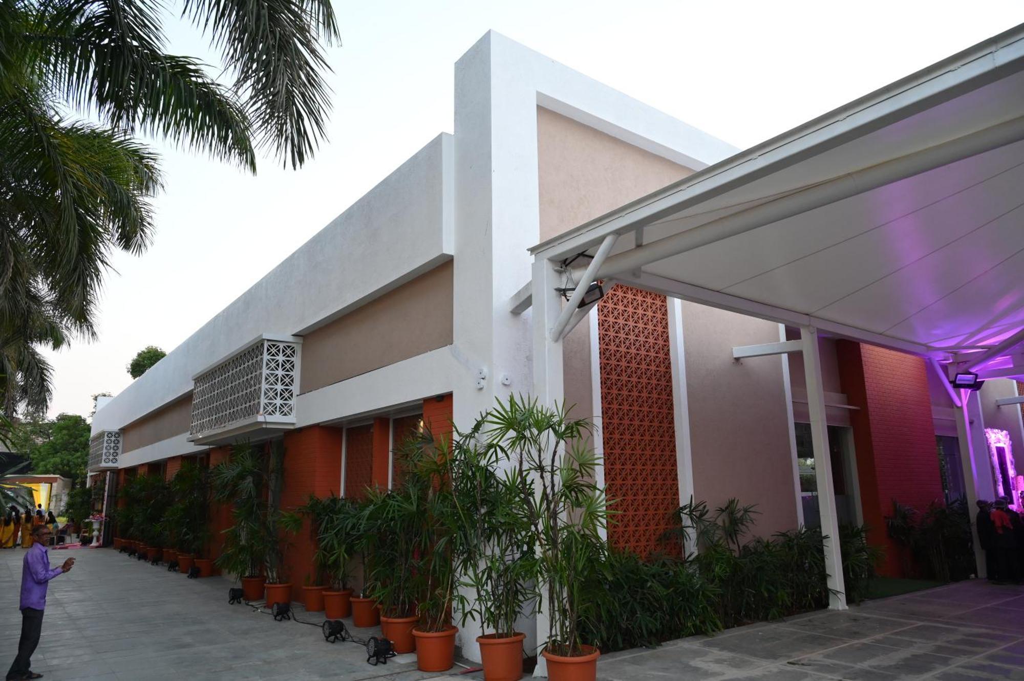 Hotel Haldi Nashik Esterno foto